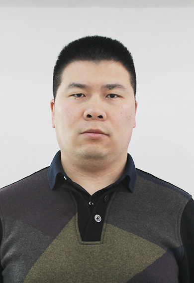 李文龙